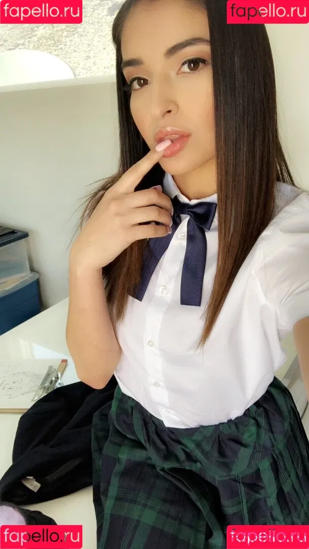 emilywillisxxx Onlyfans Photo Gallery 