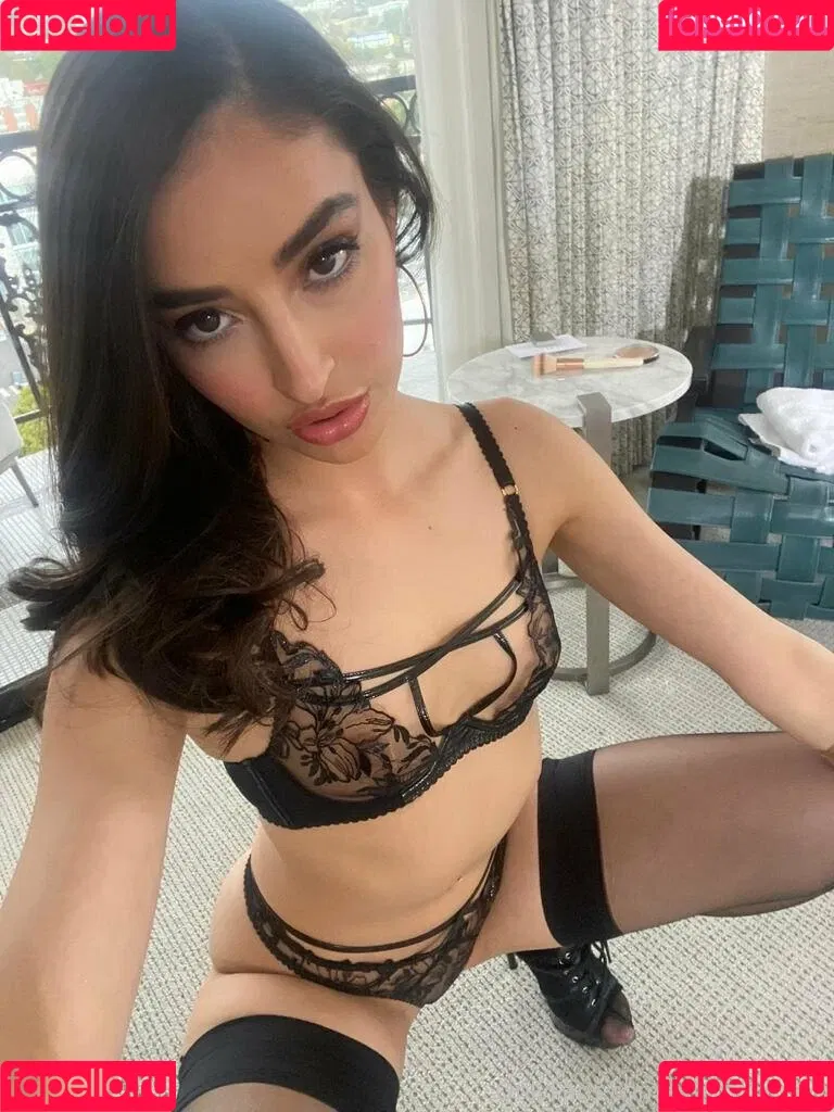 emilywillisxxx Onlyfans Photo Gallery 