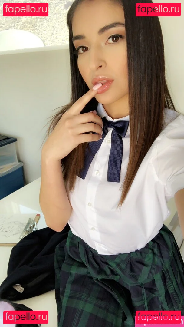 emilywillisxxx Onlyfans Photo Gallery 