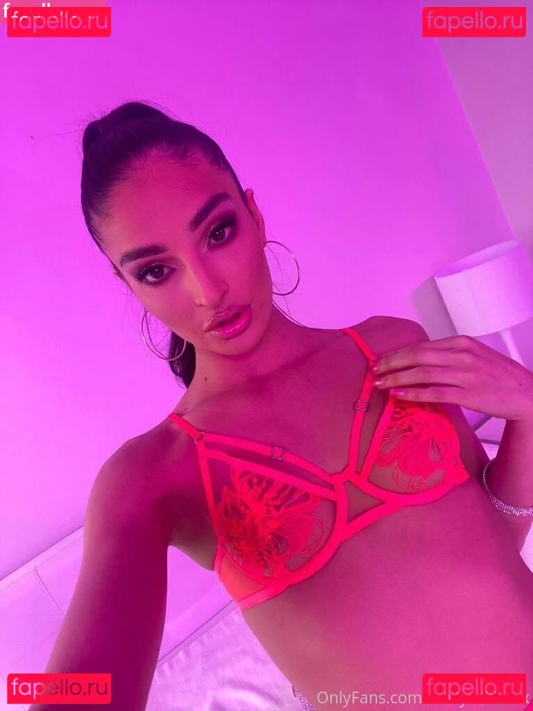 emilywillisxxx Onlyfans Photo Gallery 