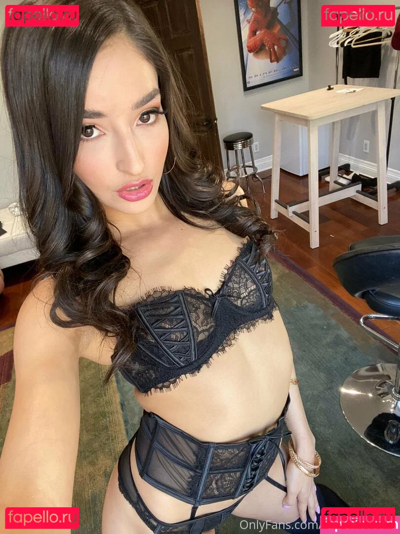 emilywillisxxx Onlyfans Photo Gallery 