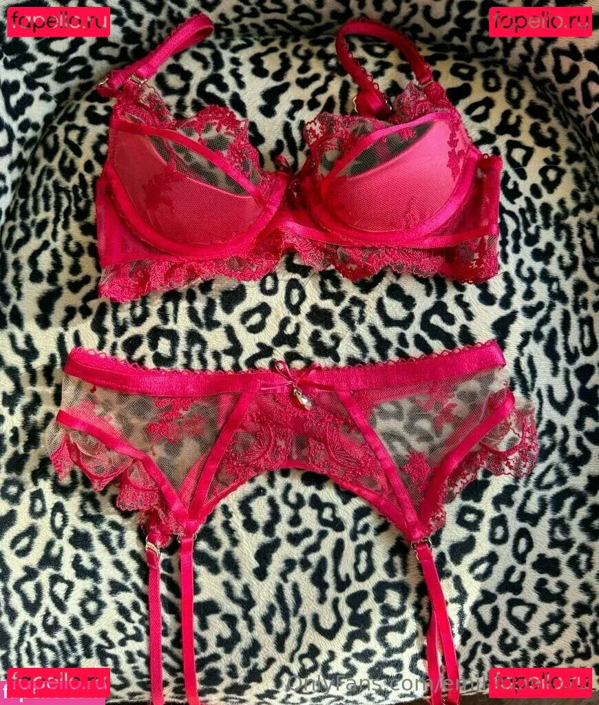 emilywillisxxx Onlyfans Photo Gallery 