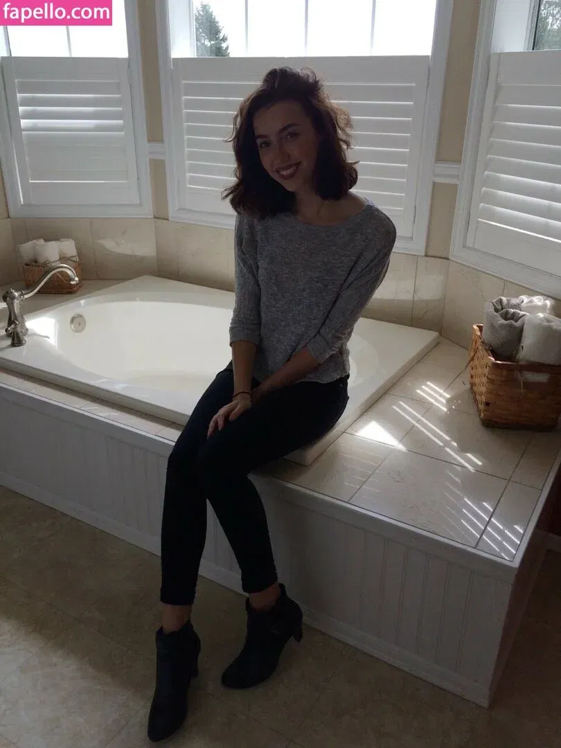 breebunn Onlyfans Photo Gallery 