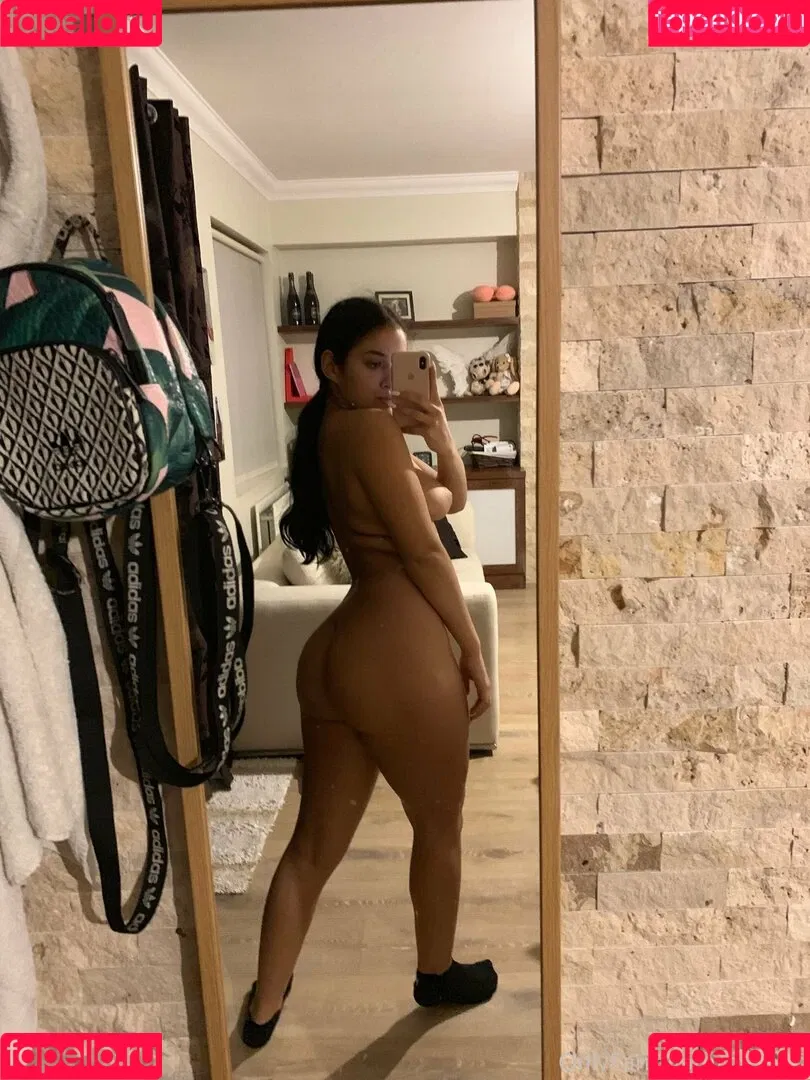 Bella Lagares Onlyfans Photo Gallery 