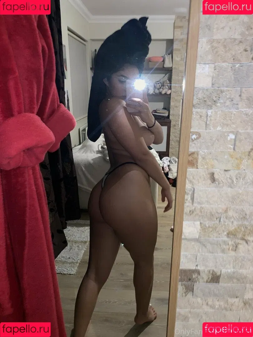 Bella Lagares Onlyfans Photo Gallery 