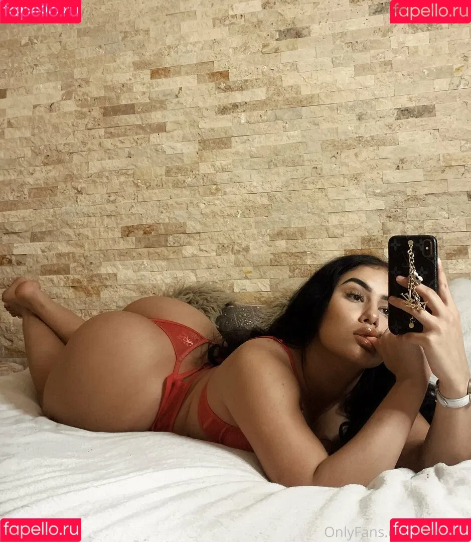 Bella Lagares Onlyfans Photo Gallery 