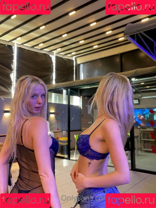 twinsblonde Onlyfans Photo Gallery 