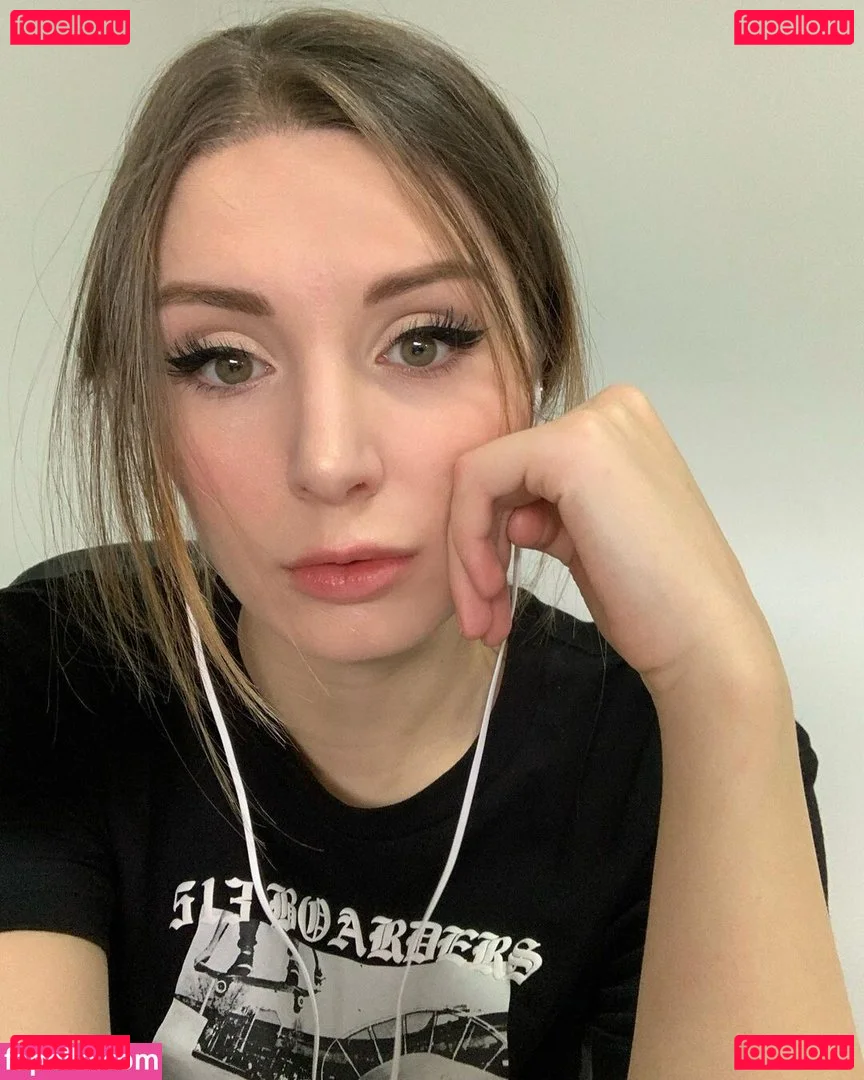 Lauren Southern Onlyfans Photo Gallery 