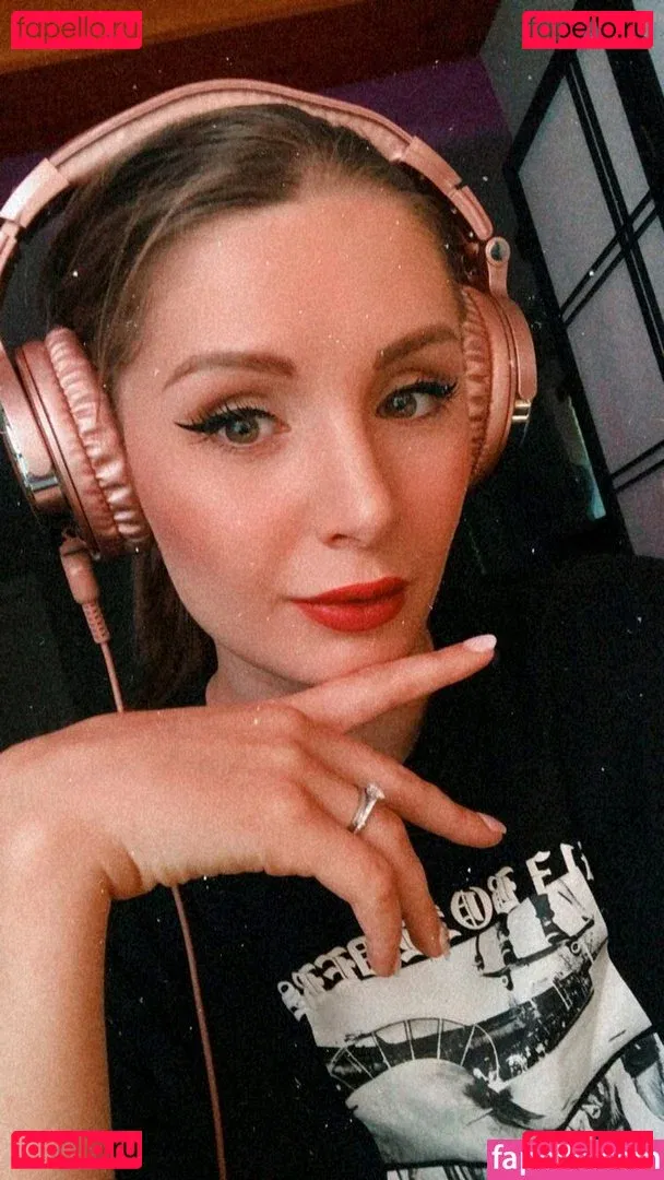 Lauren Southern Onlyfans Photo Gallery 