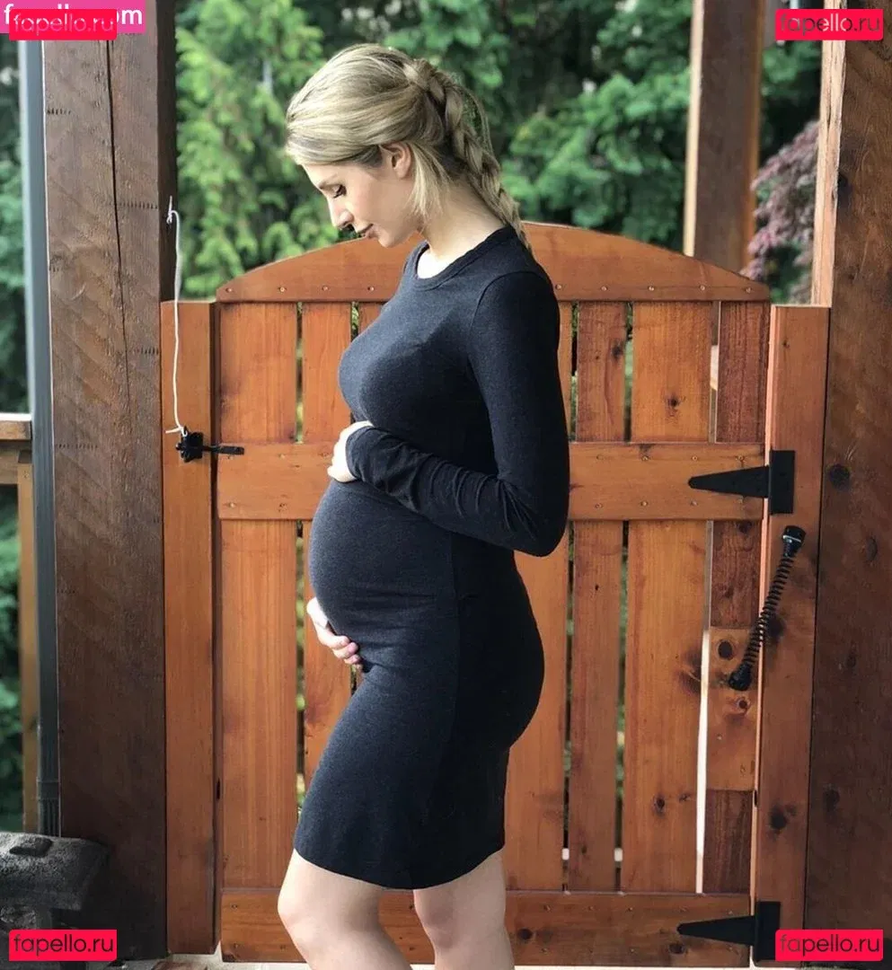 Lauren Southern Onlyfans Photo Gallery 