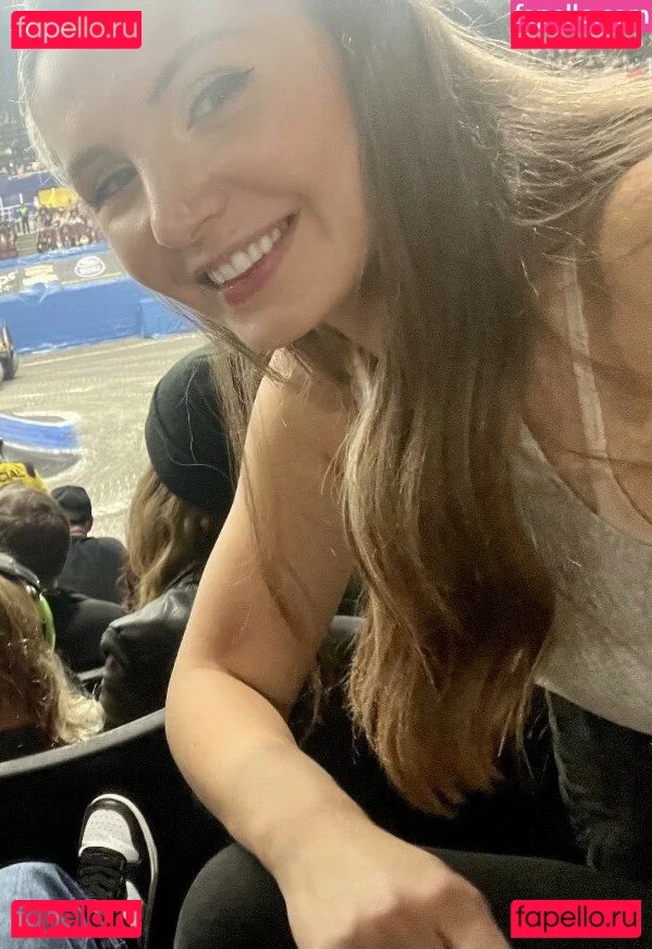 Lauren Southern Onlyfans Photo Gallery 