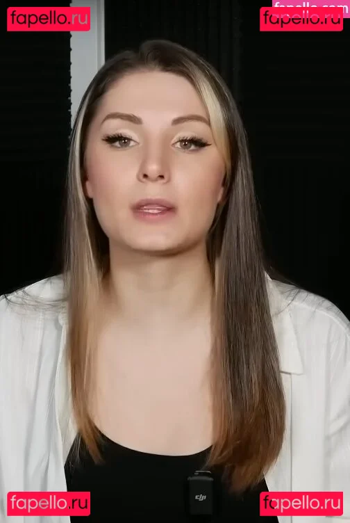 Lauren Southern Onlyfans Photo Gallery 