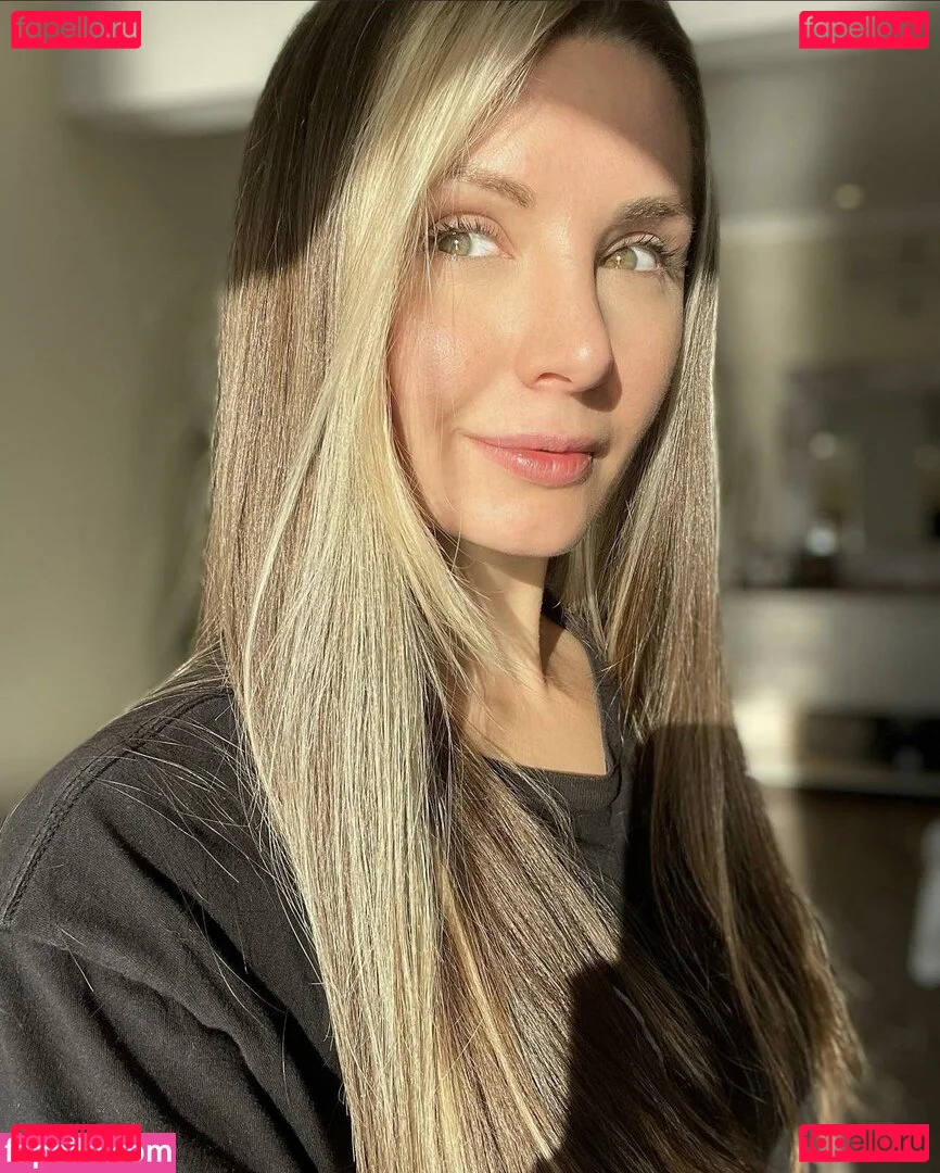 Lauren Southern Onlyfans Photo Gallery 