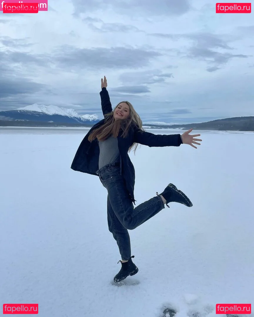 Lauren Southern Onlyfans Photo Gallery 