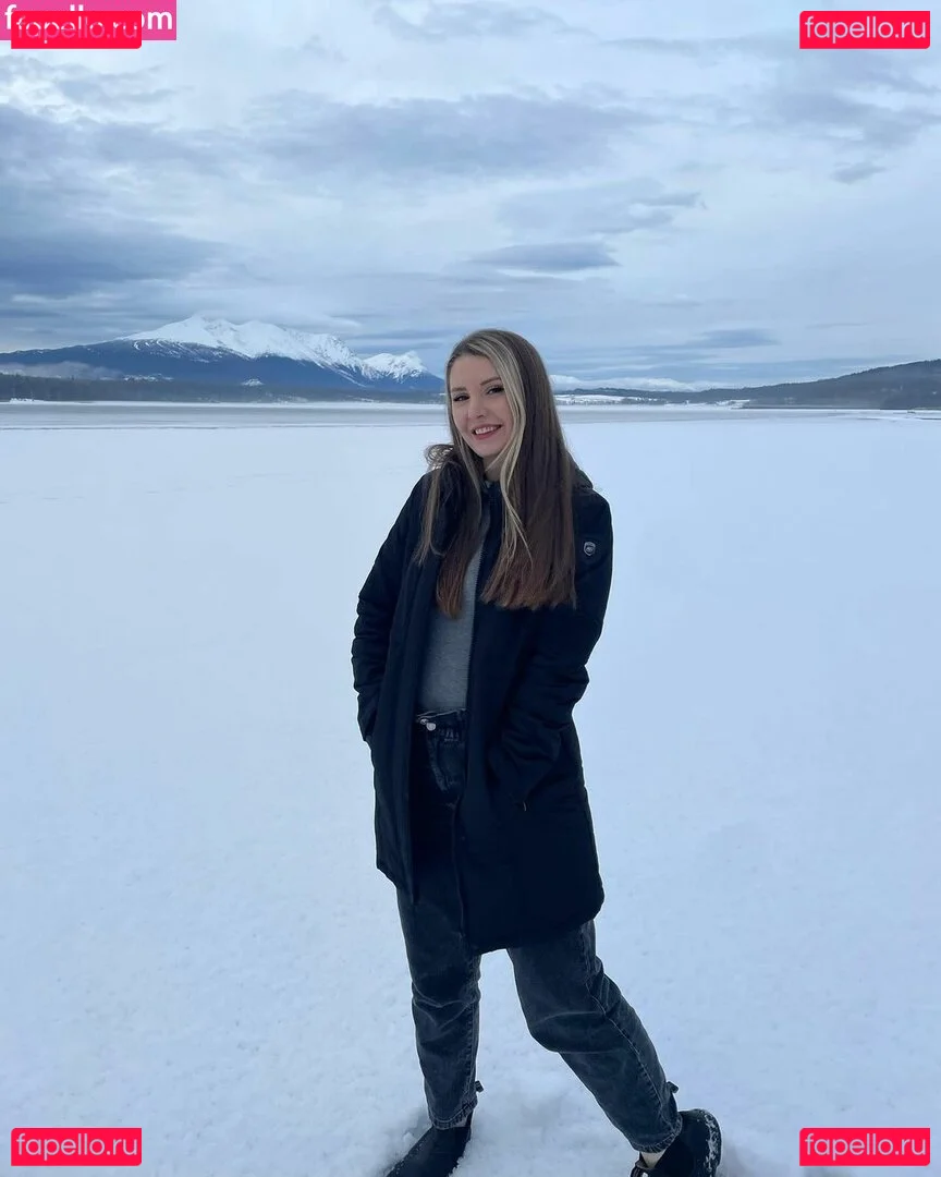 Lauren Southern Onlyfans Photo Gallery 