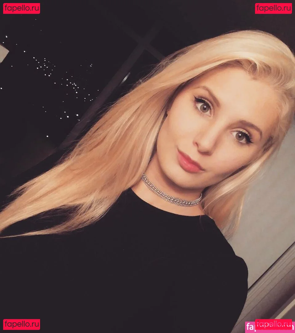 Lauren Southern Onlyfans Photo Gallery 