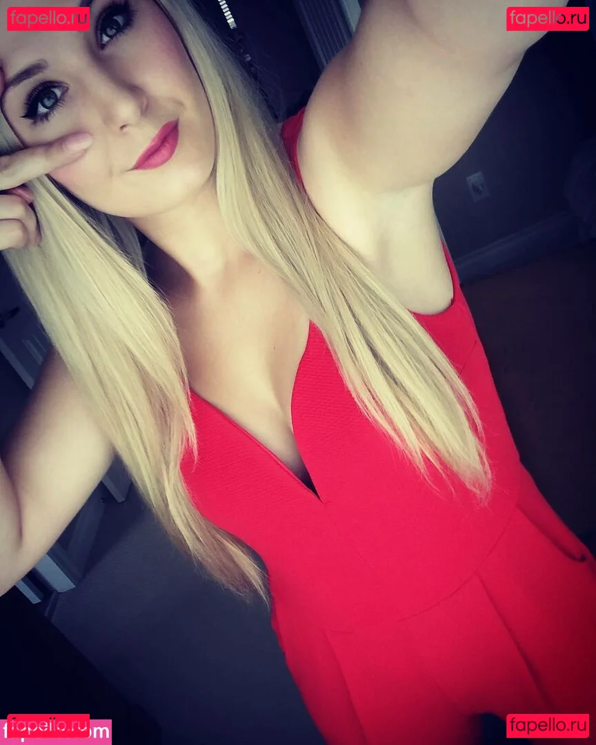 Lauren Southern Onlyfans Photo Gallery 