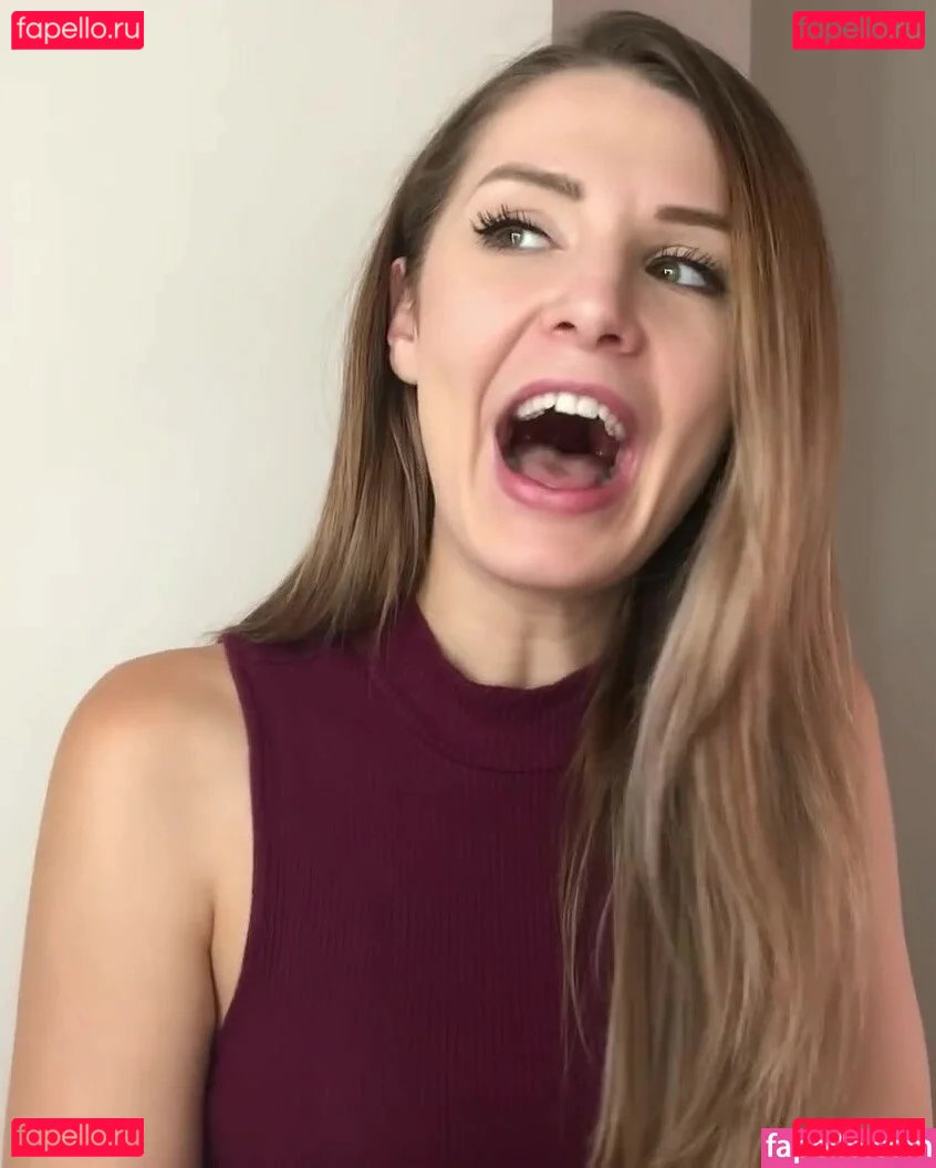 Lauren Southern Onlyfans Photo Gallery 