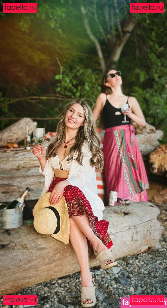 Lauren Southern Onlyfans Photo Gallery 