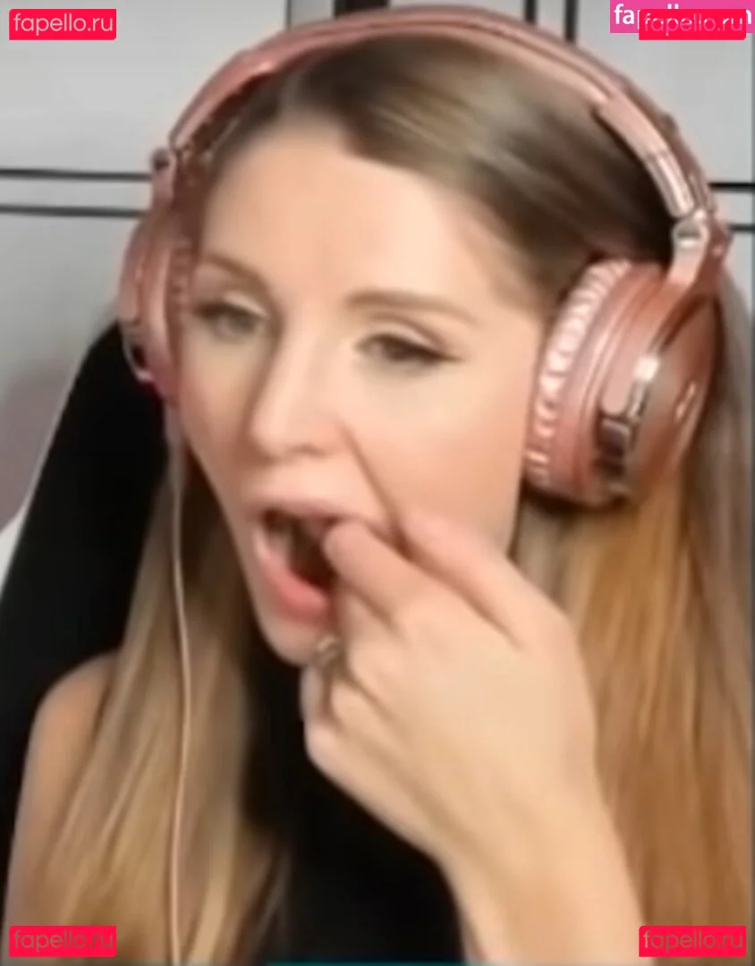 Lauren Southern Onlyfans Photo Gallery 