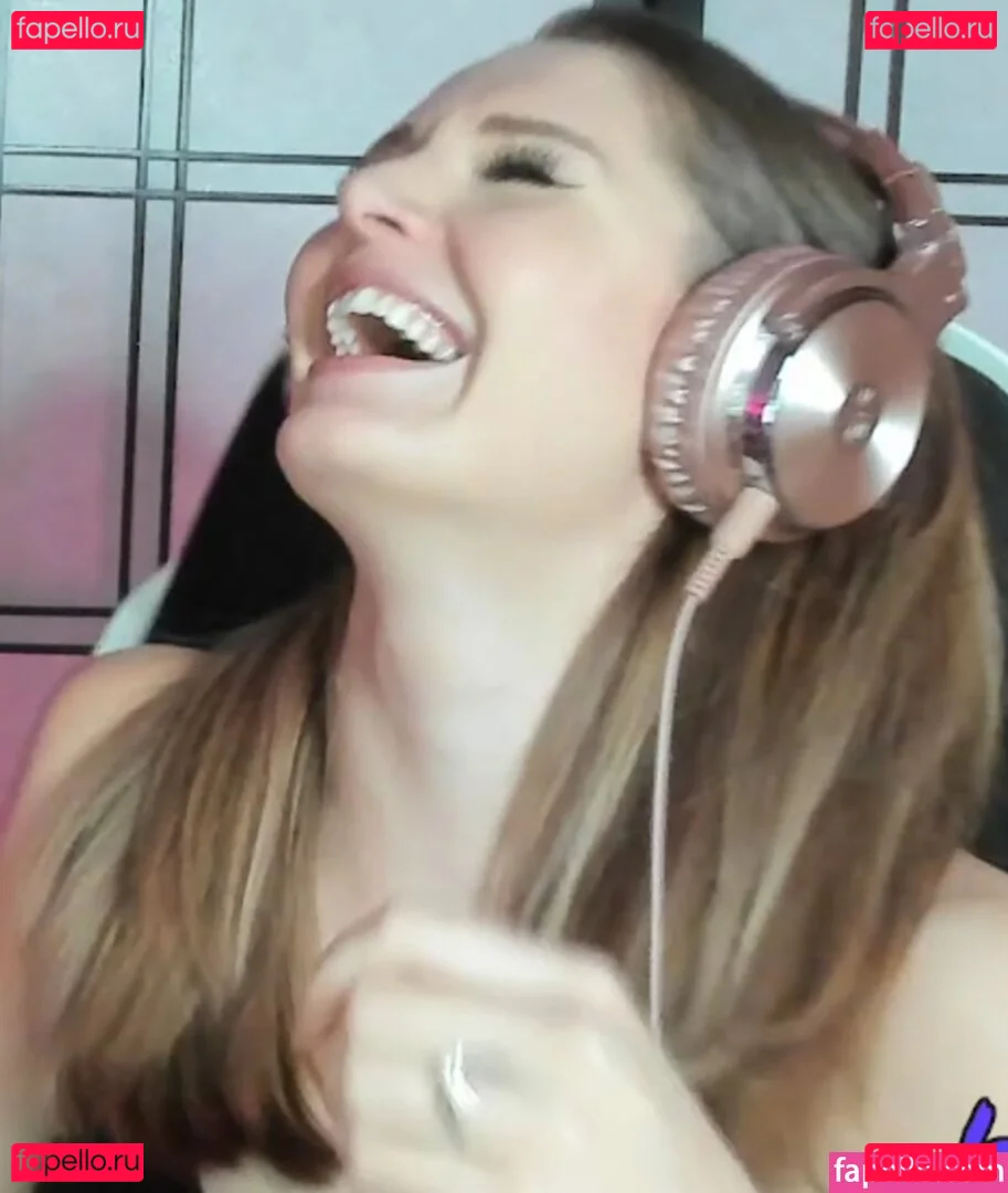 Lauren Southern Onlyfans Photo Gallery 