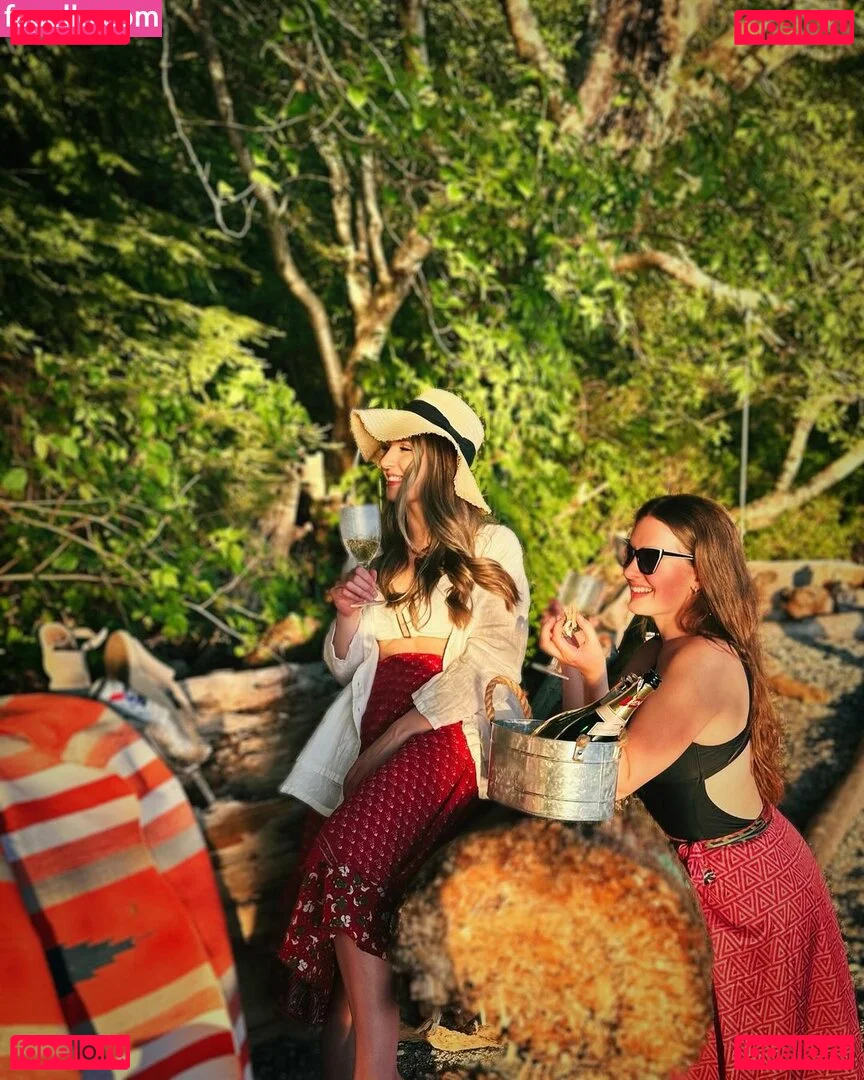 Lauren Southern Onlyfans Photo Gallery 