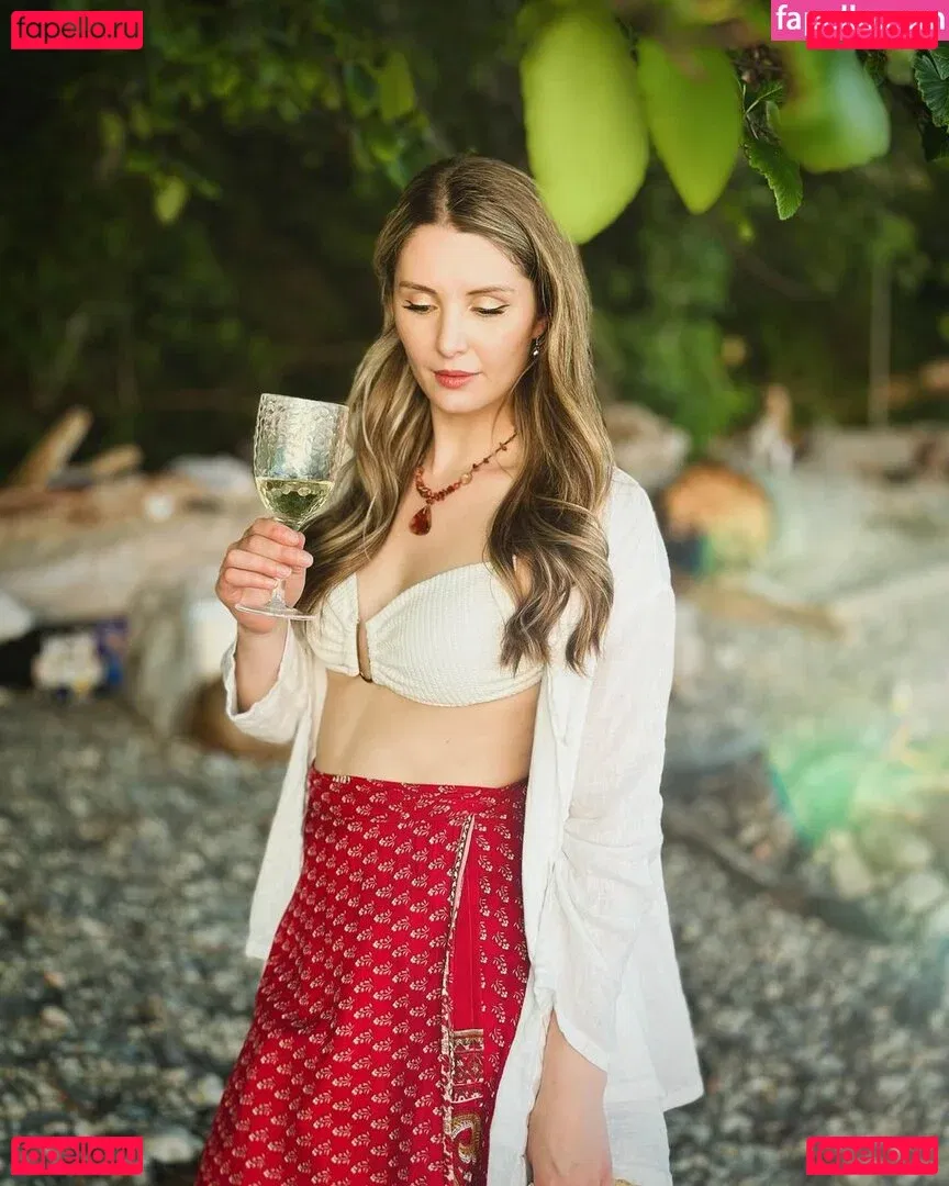 Lauren Southern Onlyfans Photo Gallery 