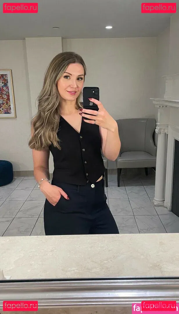 Lauren Southern Onlyfans Photo Gallery 