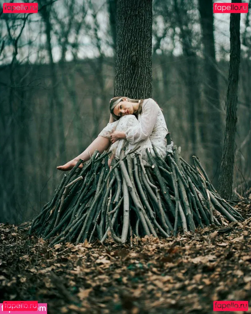 Lauren Southern Onlyfans Photo Gallery 