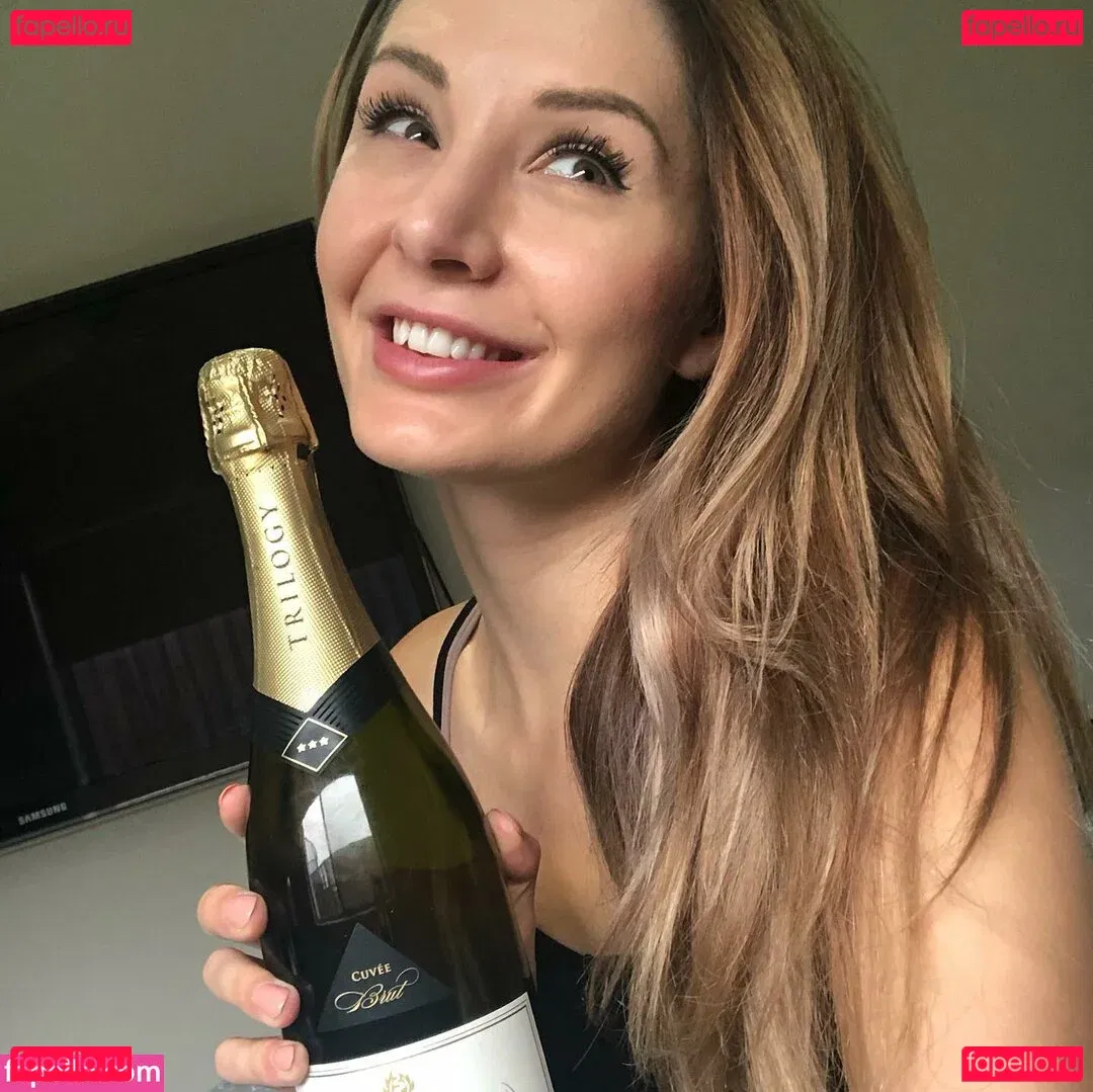 Lauren Southern Onlyfans Photo Gallery 