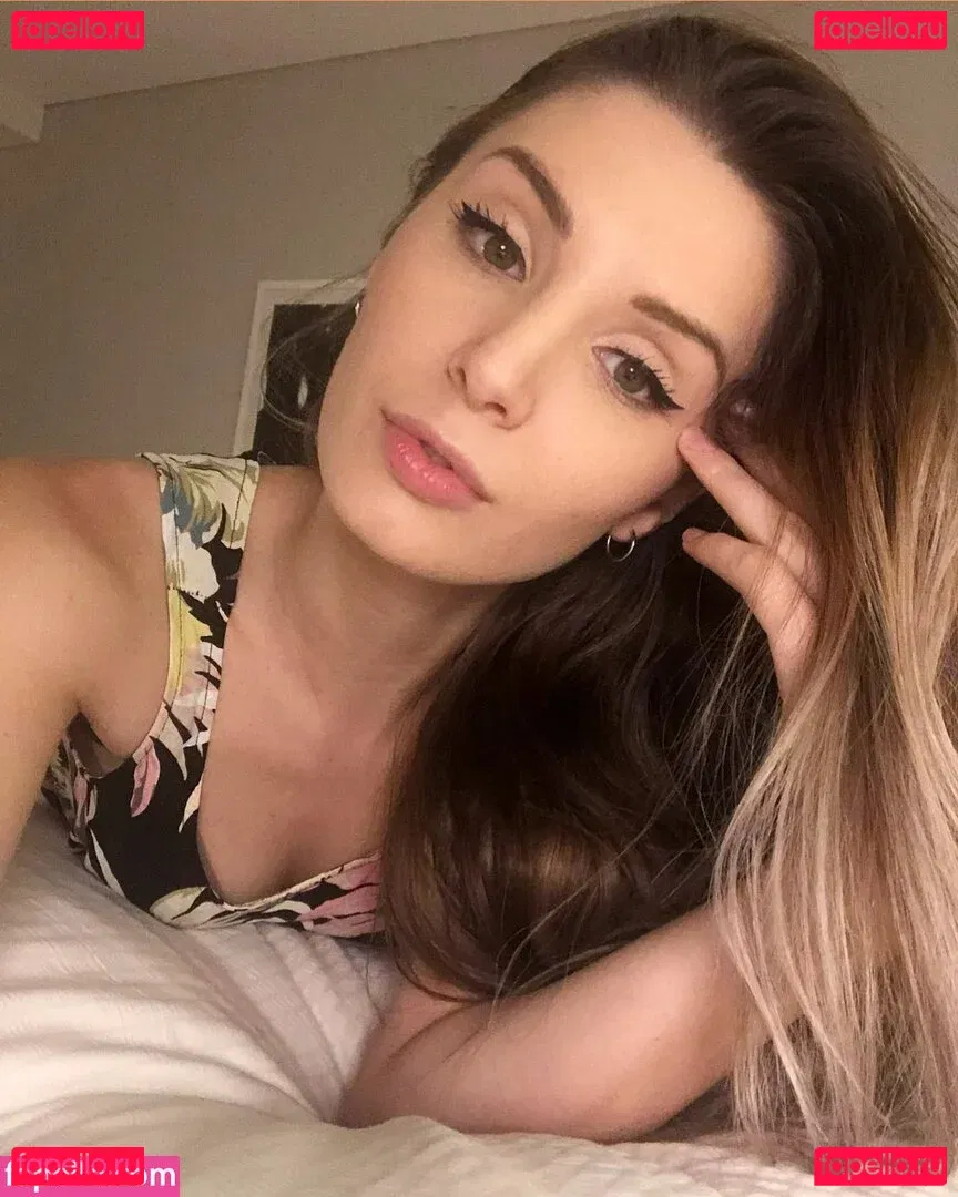 Lauren Southern Onlyfans Photo Gallery 