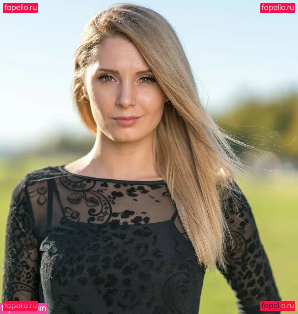 Lauren Southern Onlyfans Photo Gallery 