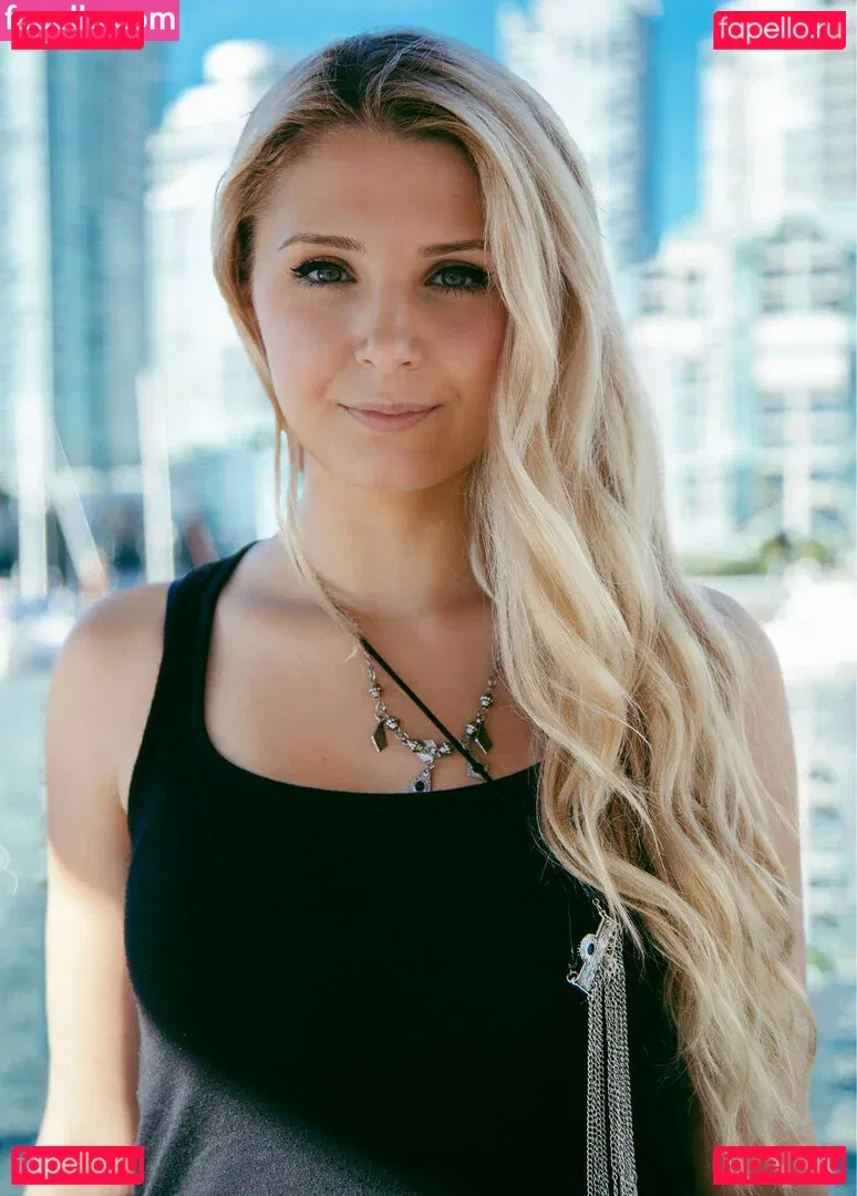 Lauren Southern Onlyfans Photo Gallery 