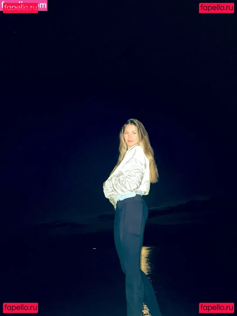 Lauren Southern Onlyfans Photo Gallery 