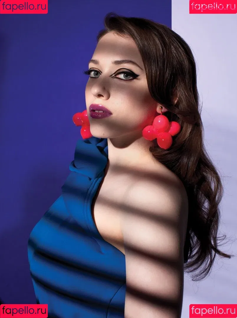 Kat Dennings Onlyfans Photo Gallery 