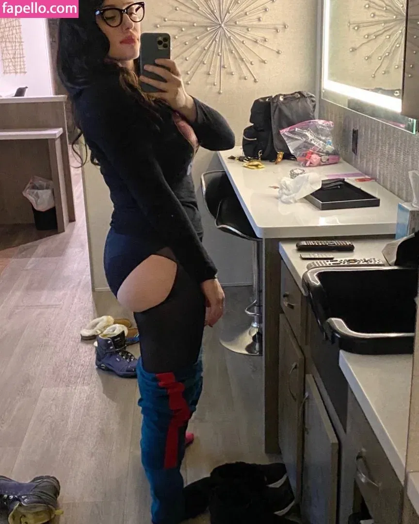 Kat Dennings Onlyfans Photo Gallery 