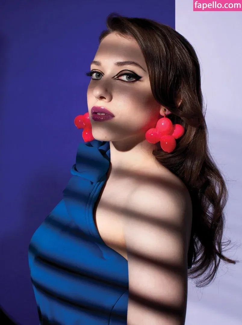 Kat Dennings Onlyfans Photo Gallery 