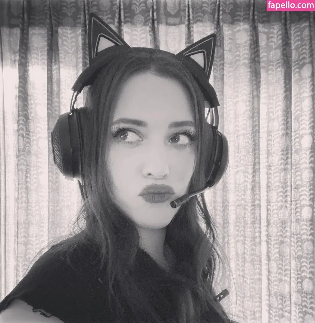 Kat Dennings Onlyfans Photo Gallery 