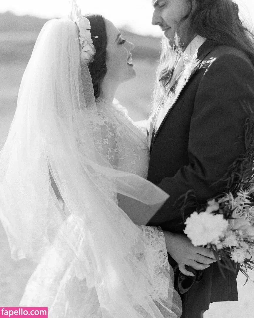 Kat Dennings Onlyfans Photo Gallery 