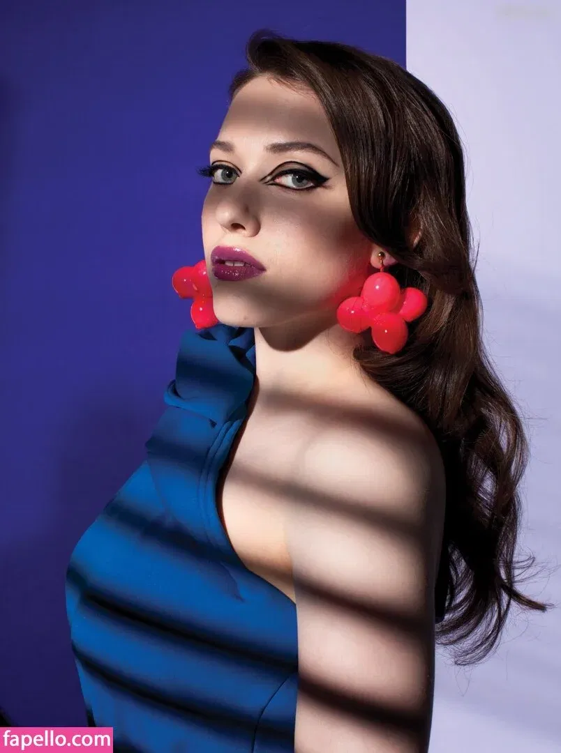 Kat Dennings Onlyfans Photo Gallery 