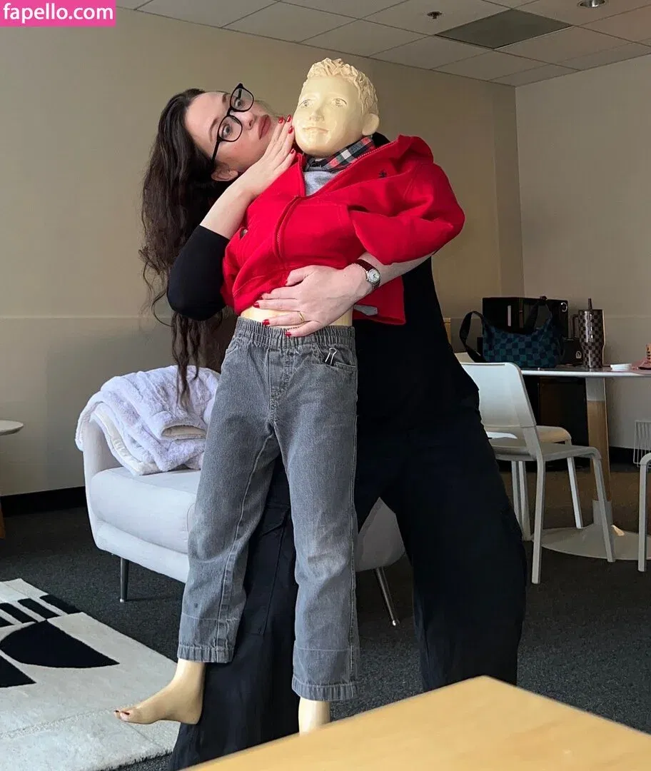 Kat Dennings Onlyfans Photo Gallery 