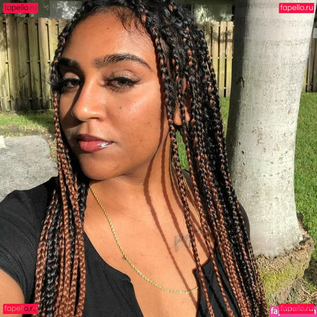 Nita Amari Onlyfans Photo Gallery 