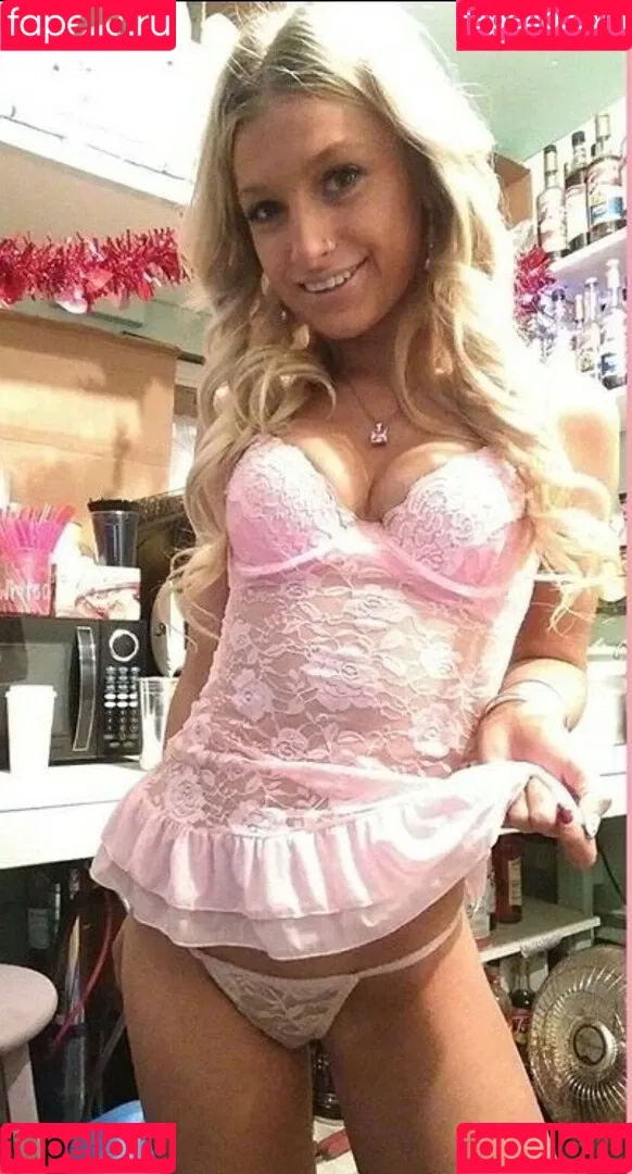 Barista Daisy Onlyfans Photo Gallery 