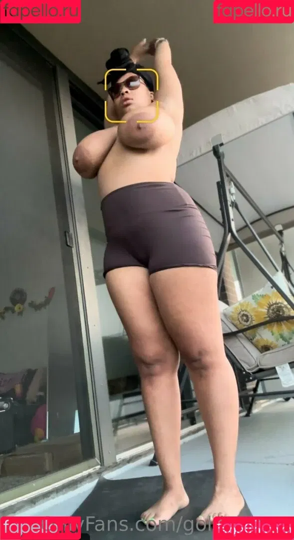 GoldenJans Onlyfans Photo Gallery 
