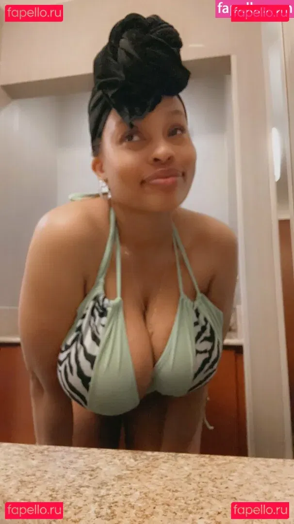 GoldenJans Onlyfans Photo Gallery 