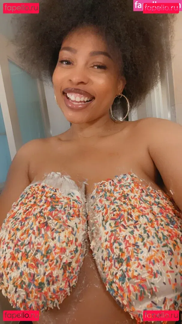 GoldenJans Onlyfans Photo Gallery 