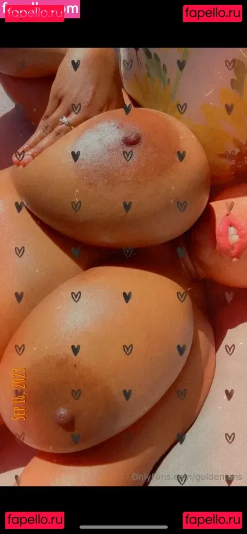 GoldenJans Onlyfans Photo Gallery 