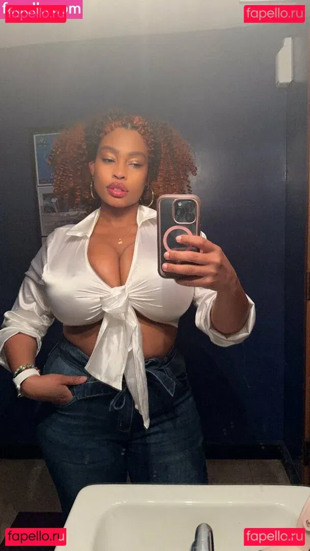 GoldenJans Onlyfans Photo Gallery 