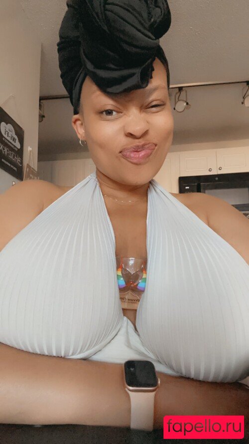 GoldenJans Onlyfans Photo Gallery 