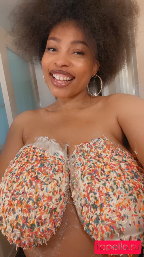 GoldenJans Onlyfans Photo Gallery 